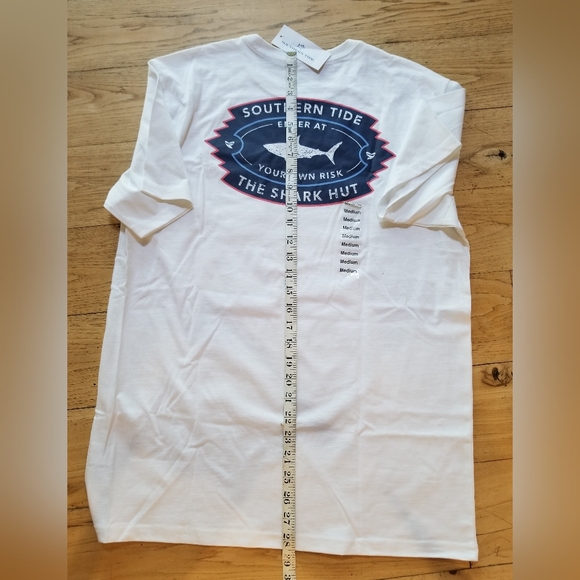 NWT Southern Tide, short sleeve t-shirt. - Picture 3 of 5